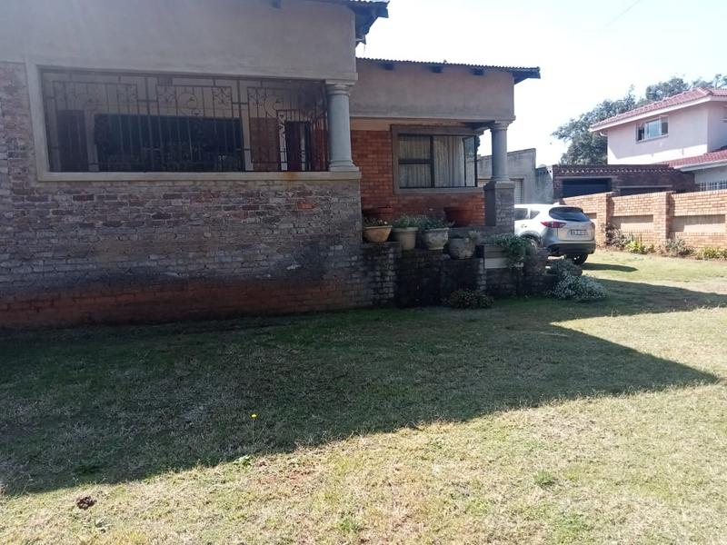 4 Bedroom Property for Sale in Florida Gauteng