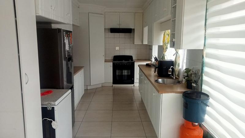 3 Bedroom Property for Sale in Florida North Gauteng