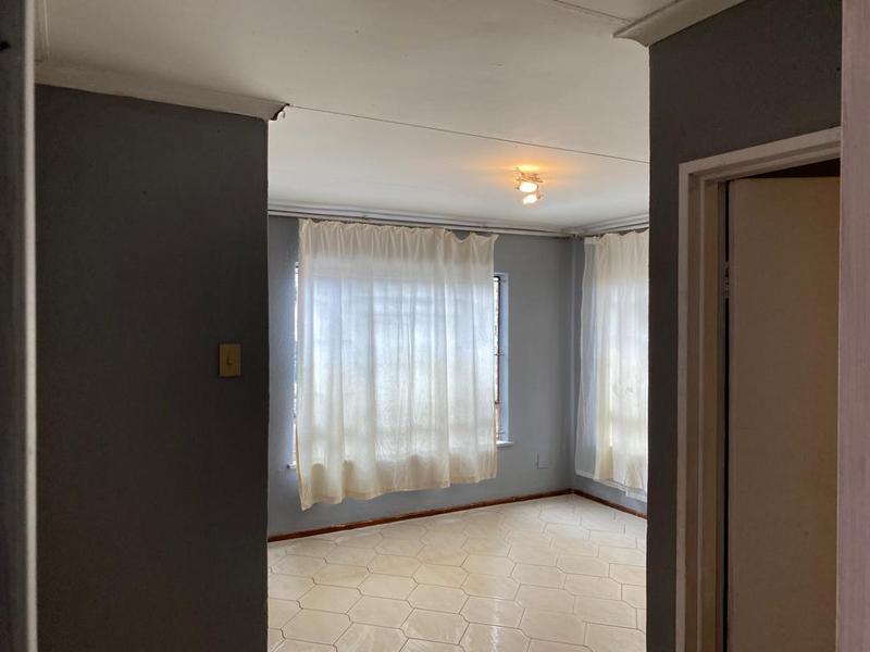 2 Bedroom Property for Sale in Zola Gauteng