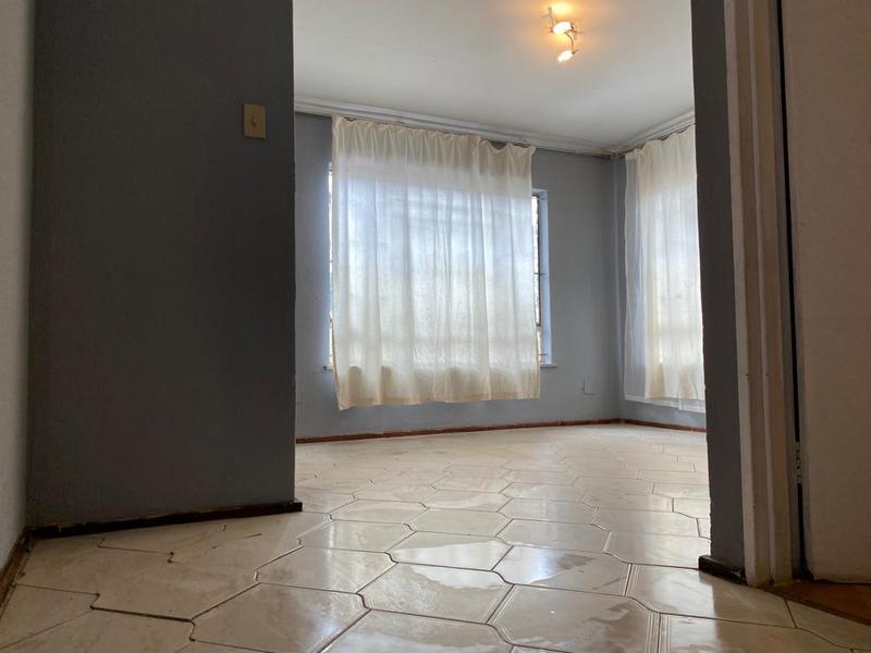 2 Bedroom Property for Sale in Zola Gauteng
