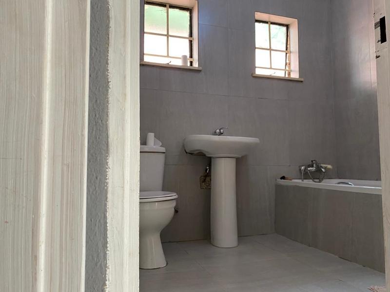 2 Bedroom Property for Sale in Zola Gauteng
