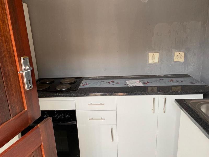 2 Bedroom Property for Sale in Zola Gauteng