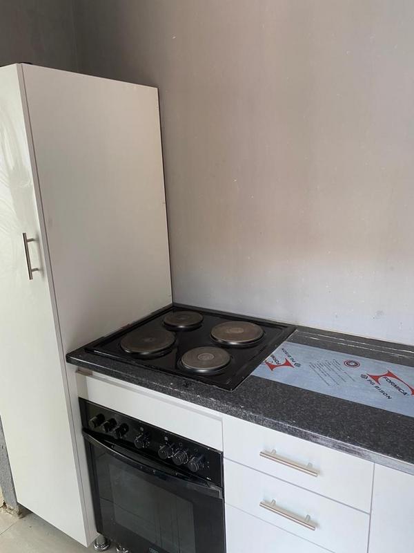 2 Bedroom Property for Sale in Zola Gauteng