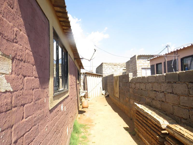 2 Bedroom Property for Sale in Tshepisong Gauteng
