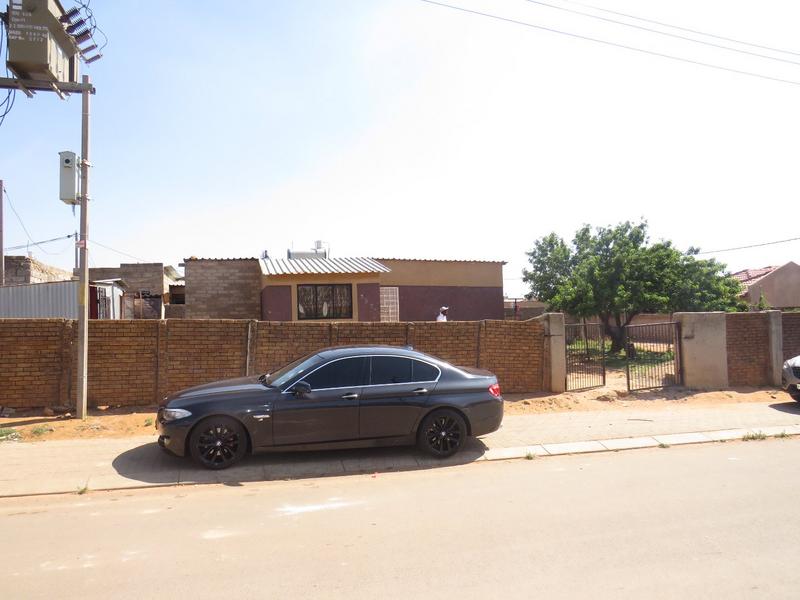 2 Bedroom Property for Sale in Tshepisong Gauteng