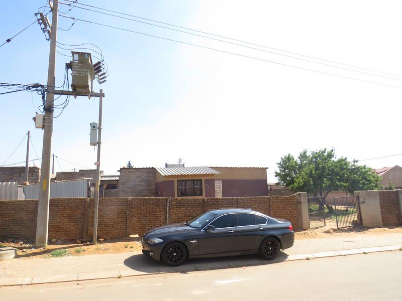 2 Bedroom Property for Sale in Tshepisong Gauteng