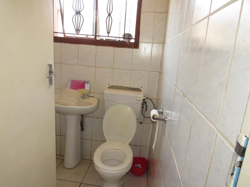 2 Bedroom Property for Sale in Tshepisong Gauteng