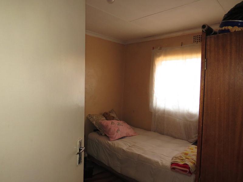 2 Bedroom Property for Sale in Tshepisong Gauteng