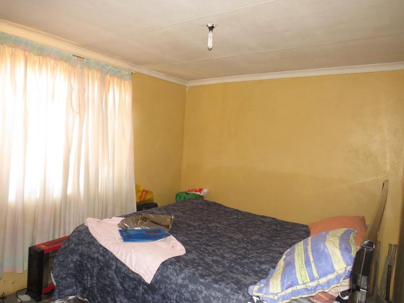 2 Bedroom Property for Sale in Tshepisong Gauteng