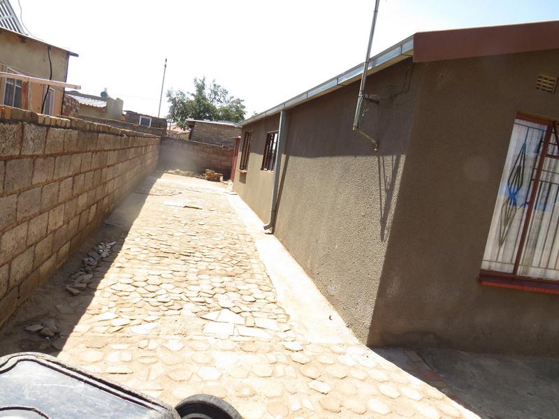 2 Bedroom Property for Sale in Tshepisong Gauteng