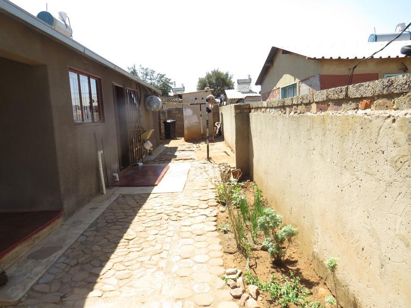 2 Bedroom Property for Sale in Tshepisong Gauteng