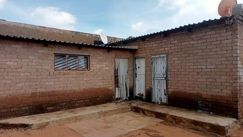 2 Bedroom Property for Sale in Tshepisong Gauteng