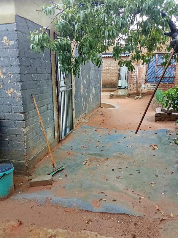 2 Bedroom Property for Sale in Tshepisong Gauteng