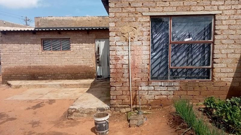 2 Bedroom Property for Sale in Tshepisong Gauteng