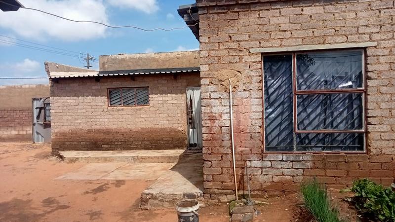 2 Bedroom Property for Sale in Tshepisong Gauteng