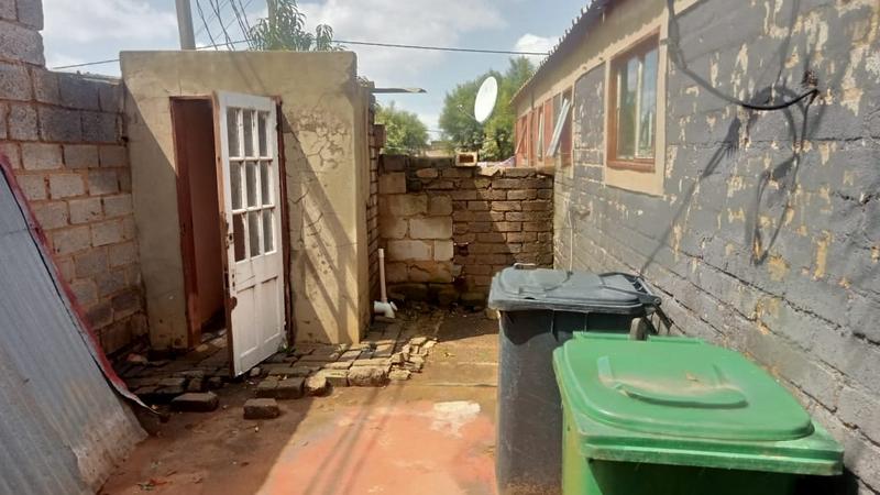 2 Bedroom Property for Sale in Tshepisong Gauteng