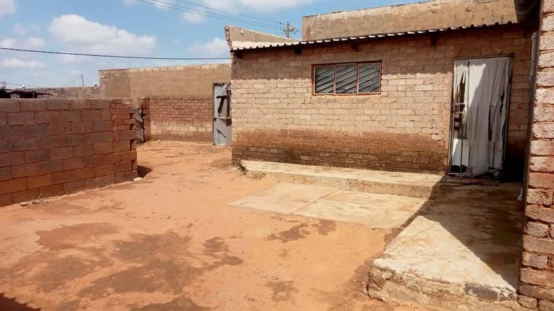 2 Bedroom Property for Sale in Tshepisong Gauteng