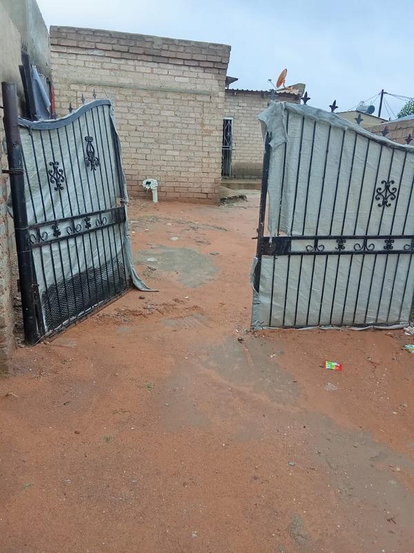 2 Bedroom Property for Sale in Tshepisong Gauteng