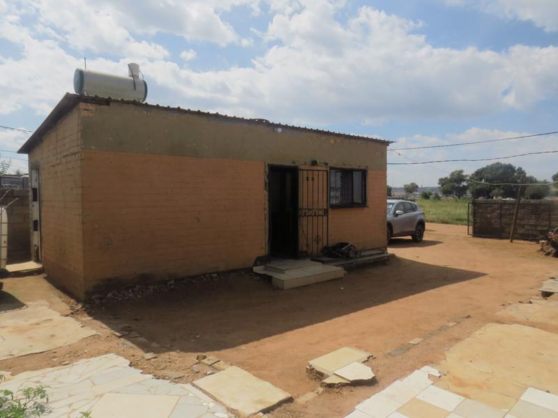 1 Bedroom Property for Sale in Tshepisong Gauteng