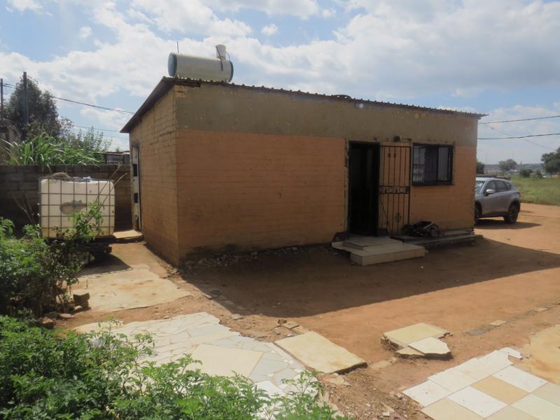 1 Bedroom Property for Sale in Tshepisong Gauteng