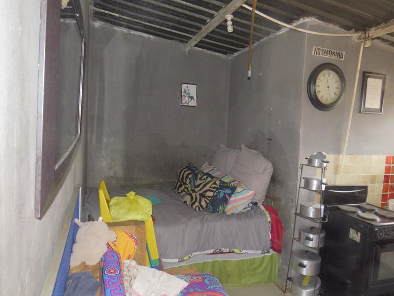 1 Bedroom Property for Sale in Tshepisong Gauteng