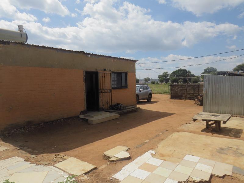 1 Bedroom Property for Sale in Tshepisong Gauteng