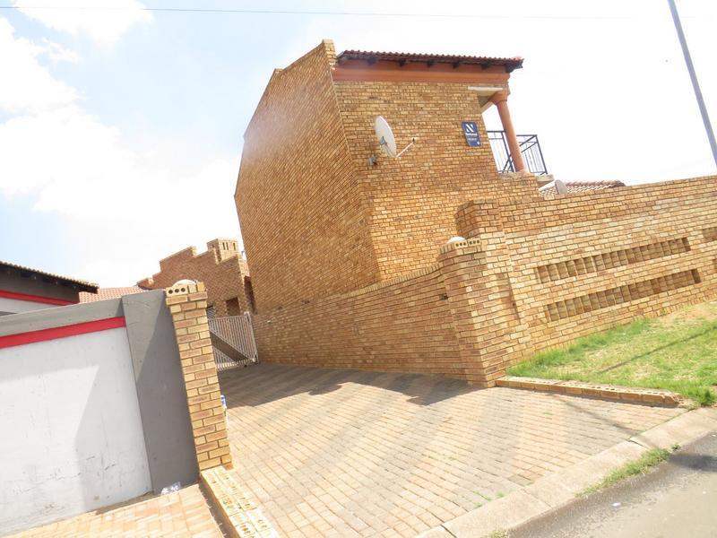 4 Bedroom Property for Sale in Kagiso Gauteng