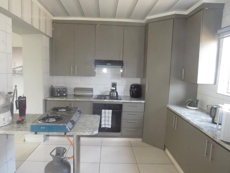 5 Bedroom Property for Sale in Krugersdorp Gauteng
