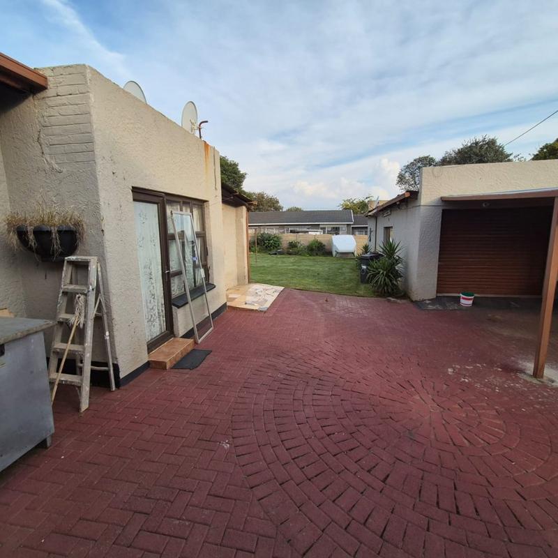 4 Bedroom Property for Sale in Mindalore Gauteng