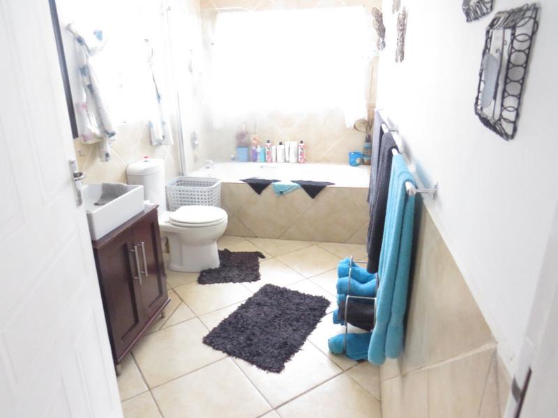 3 Bedroom Property for Sale in Quellerie Park Gauteng
