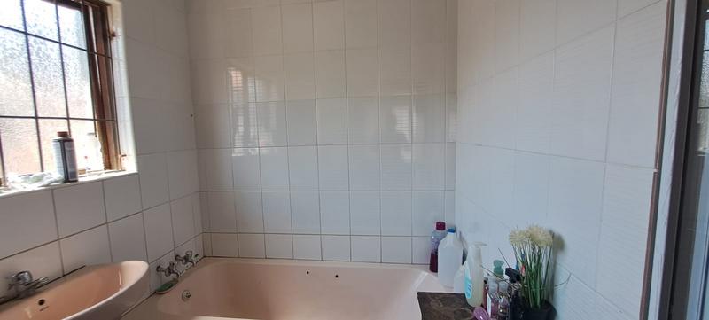 2 Bedroom Property for Sale in Munsieville Gauteng