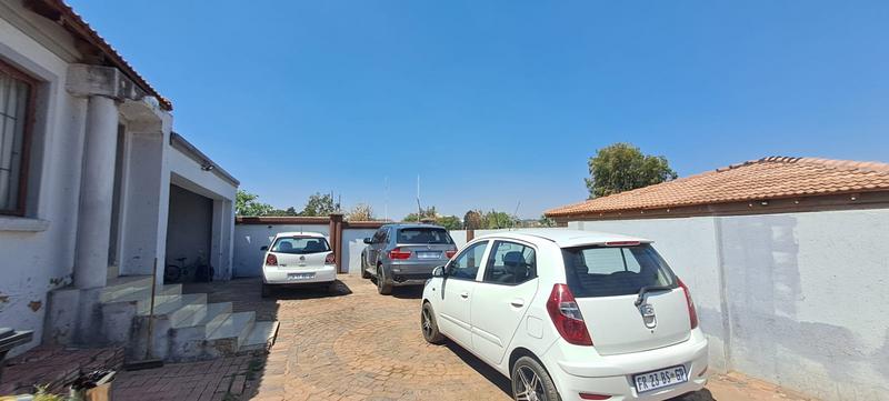 2 Bedroom Property for Sale in Munsieville Gauteng