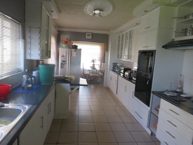 3 Bedroom Property for Sale in Finsbury Gauteng