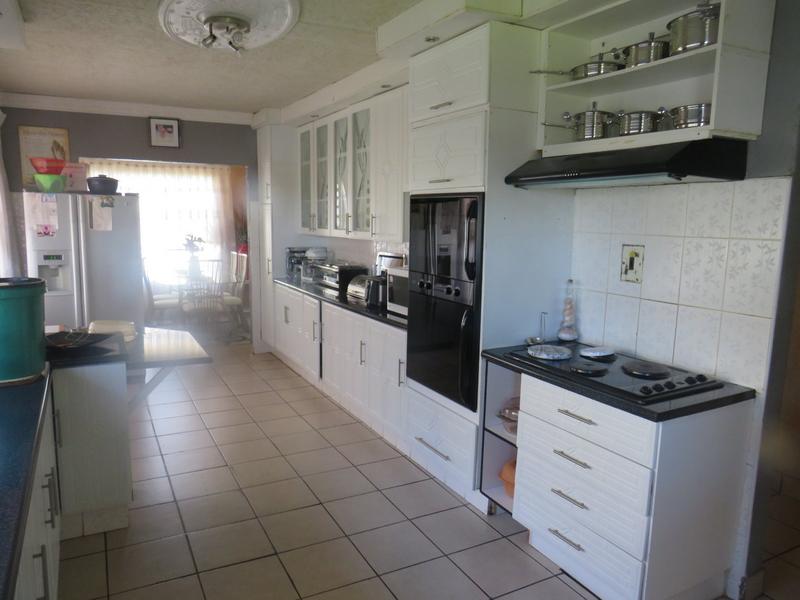 3 Bedroom Property for Sale in Finsbury Gauteng