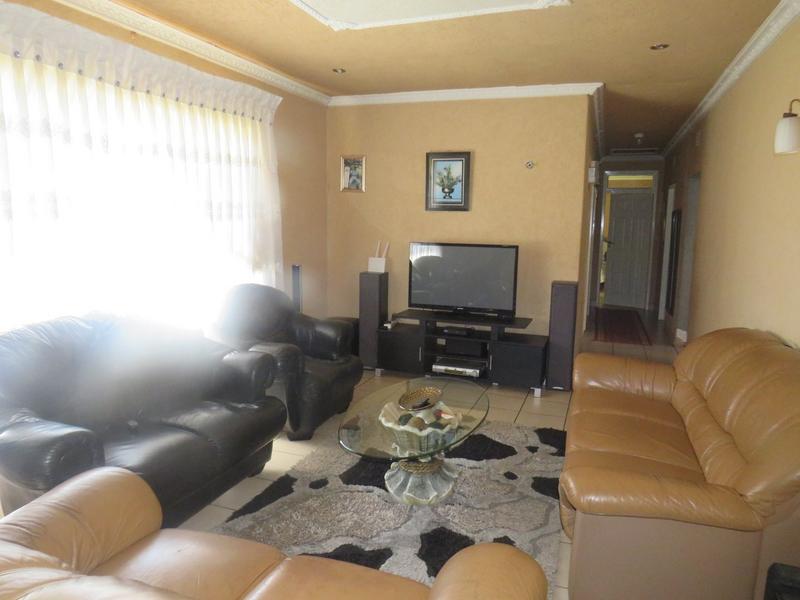 3 Bedroom Property for Sale in Finsbury Gauteng
