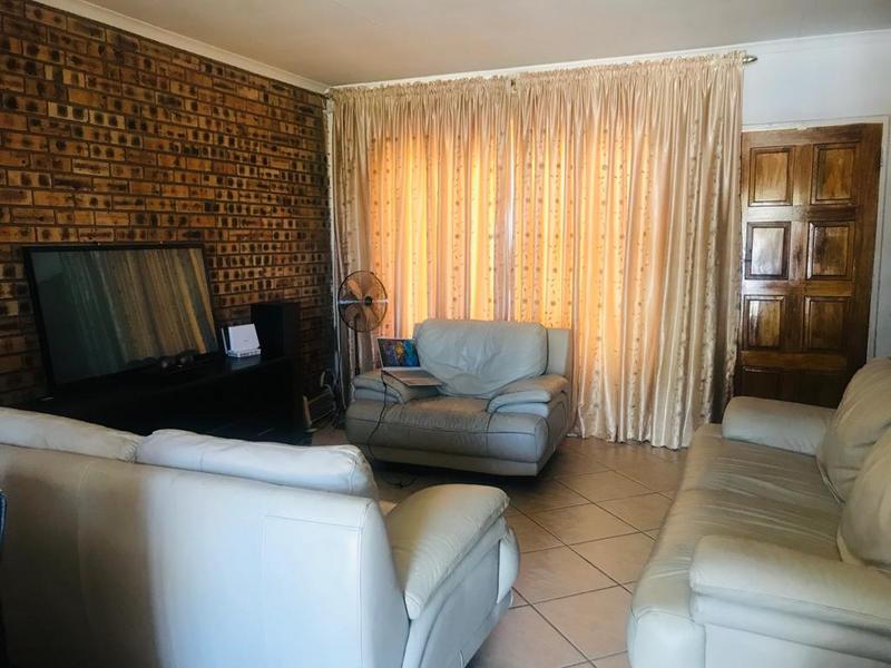3 Bedroom Property for Sale in Finsbury Gauteng
