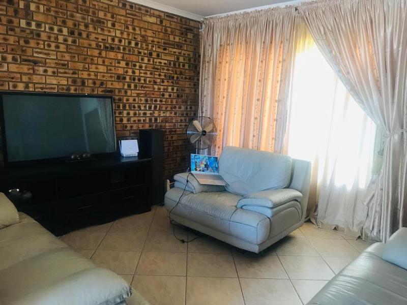 3 Bedroom Property for Sale in Finsbury Gauteng