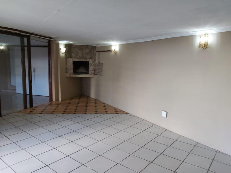 3 Bedroom Property for Sale in Roodepoort Gauteng