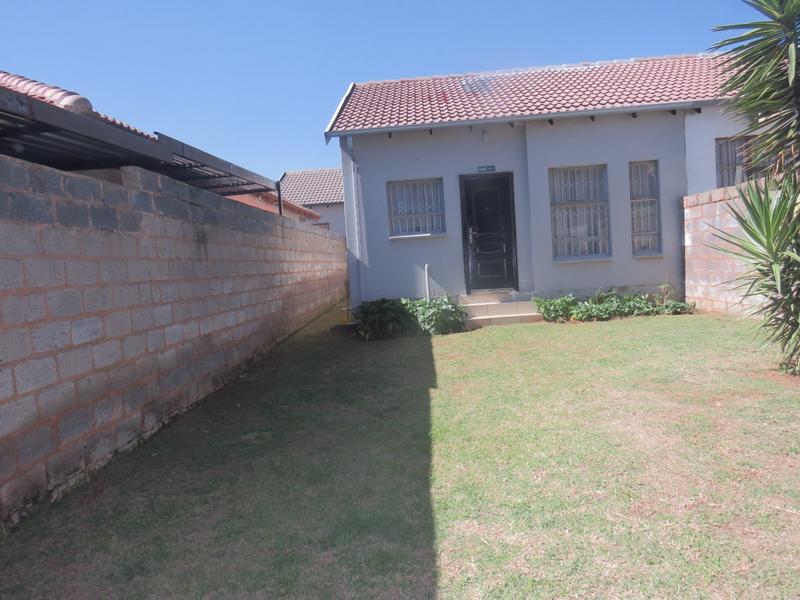 2 Bedroom Property for Sale in Roodepoort Gauteng