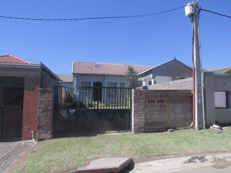 2 Bedroom Property for Sale in Roodepoort Gauteng