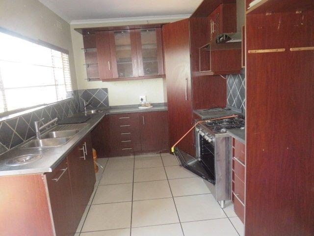 4 Bedroom Property for Sale in Roodepoort Gauteng