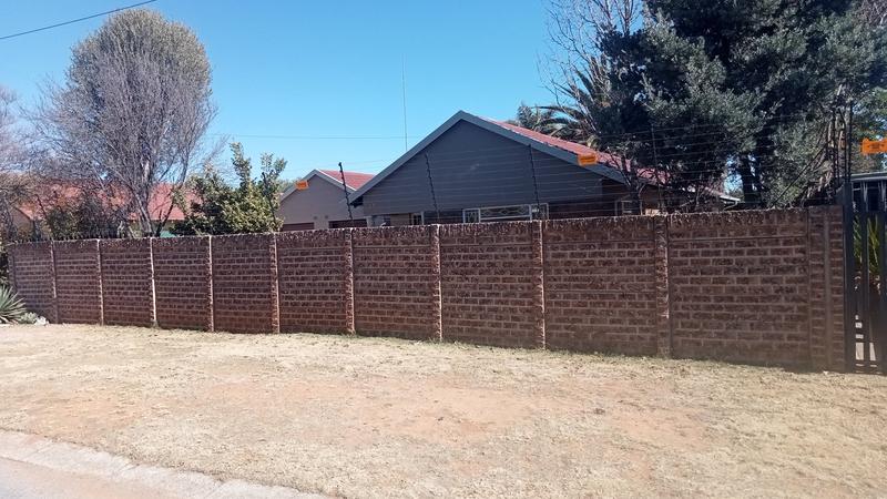2 Bedroom Property for Sale in Roodepoort Gauteng