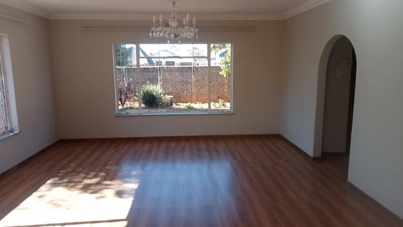 2 Bedroom Property for Sale in Roodepoort Gauteng
