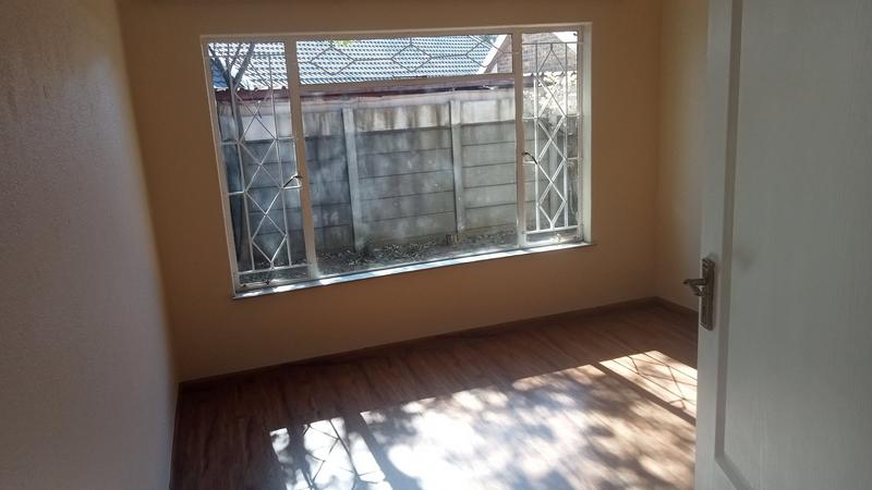 2 Bedroom Property for Sale in Roodepoort Gauteng