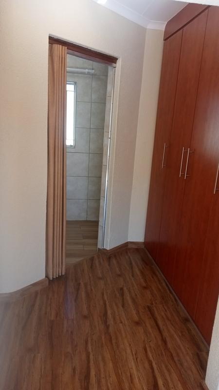 2 Bedroom Property for Sale in Roodepoort Gauteng
