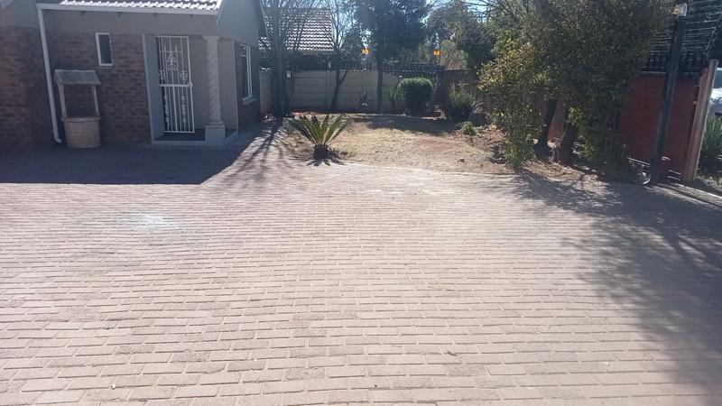 2 Bedroom Property for Sale in Roodepoort Gauteng