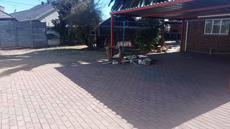 2 Bedroom Property for Sale in Roodepoort Gauteng