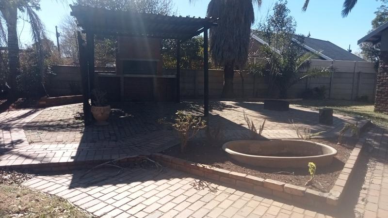 2 Bedroom Property for Sale in Roodepoort Gauteng