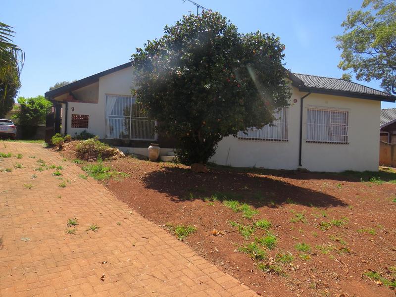 4 Bedroom Property for Sale in Roodepoort Gauteng
