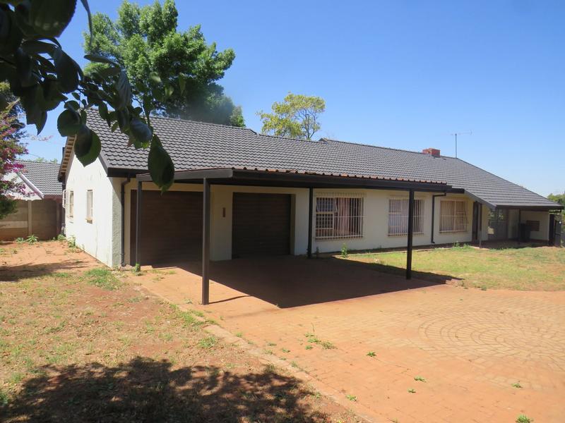 4 Bedroom Property for Sale in Roodepoort Gauteng